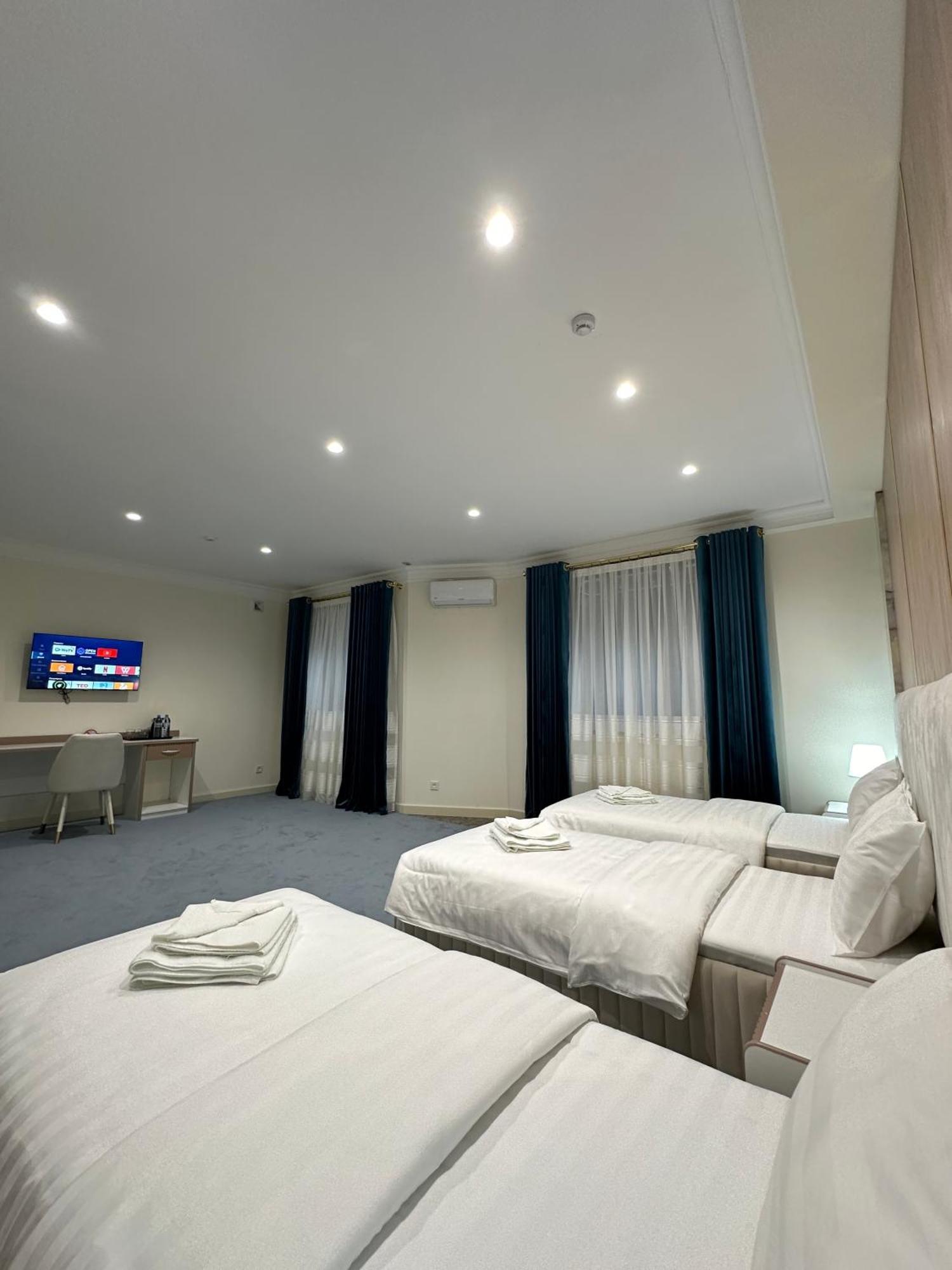 Nur Makon Hotel Tashkent Esterno foto