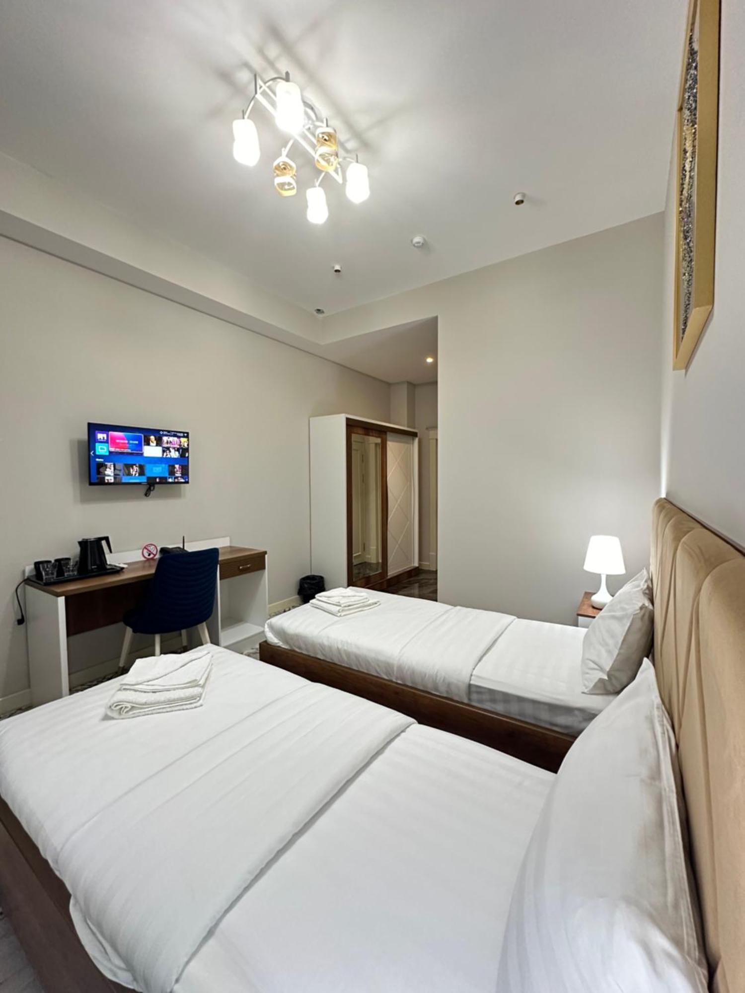 Nur Makon Hotel Tashkent Esterno foto